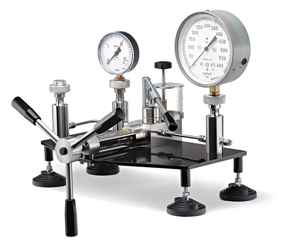Comparison calibrating hydraulic device gusk alfapascal