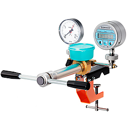 Small-sized hydraulic-pneumatic press